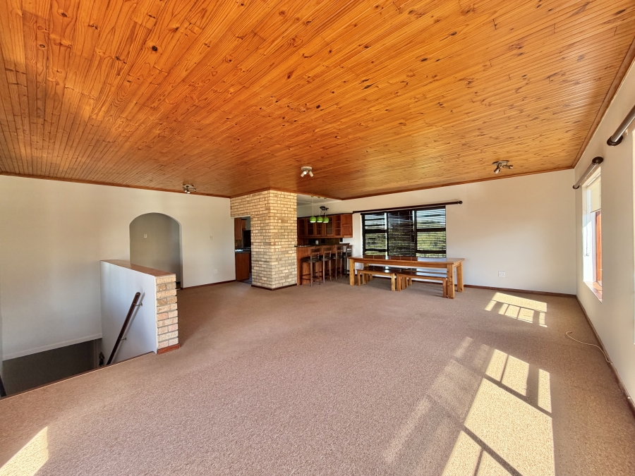 4 Bedroom Property for Sale in Noorsekloof Eastern Cape